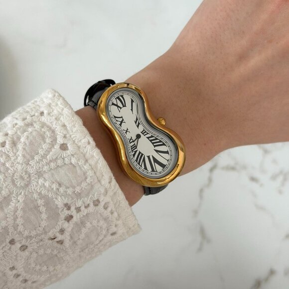 American Vintage Accessories - Sku0512 Retro Gold White dial Women Asymmetrical Watch Stainless steel +gift bag